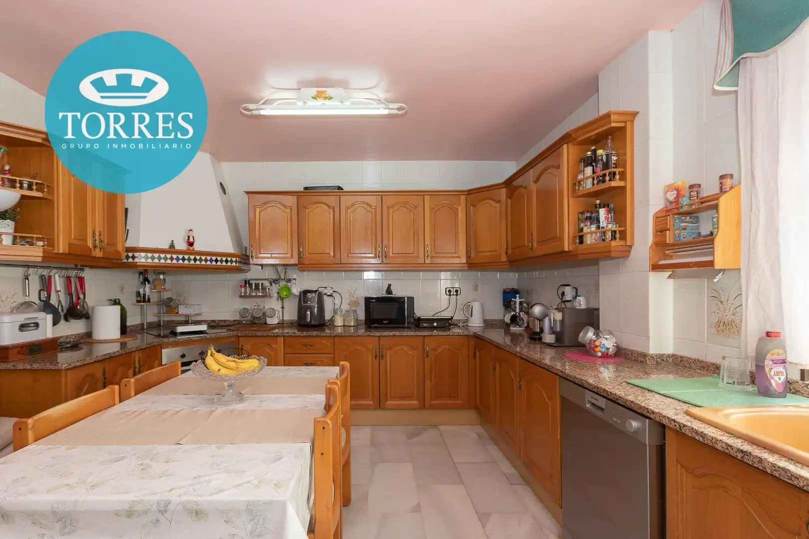 Cocina de Casa o chalet en venta en Málaga con Calefacción, Jardín privado y Terraza