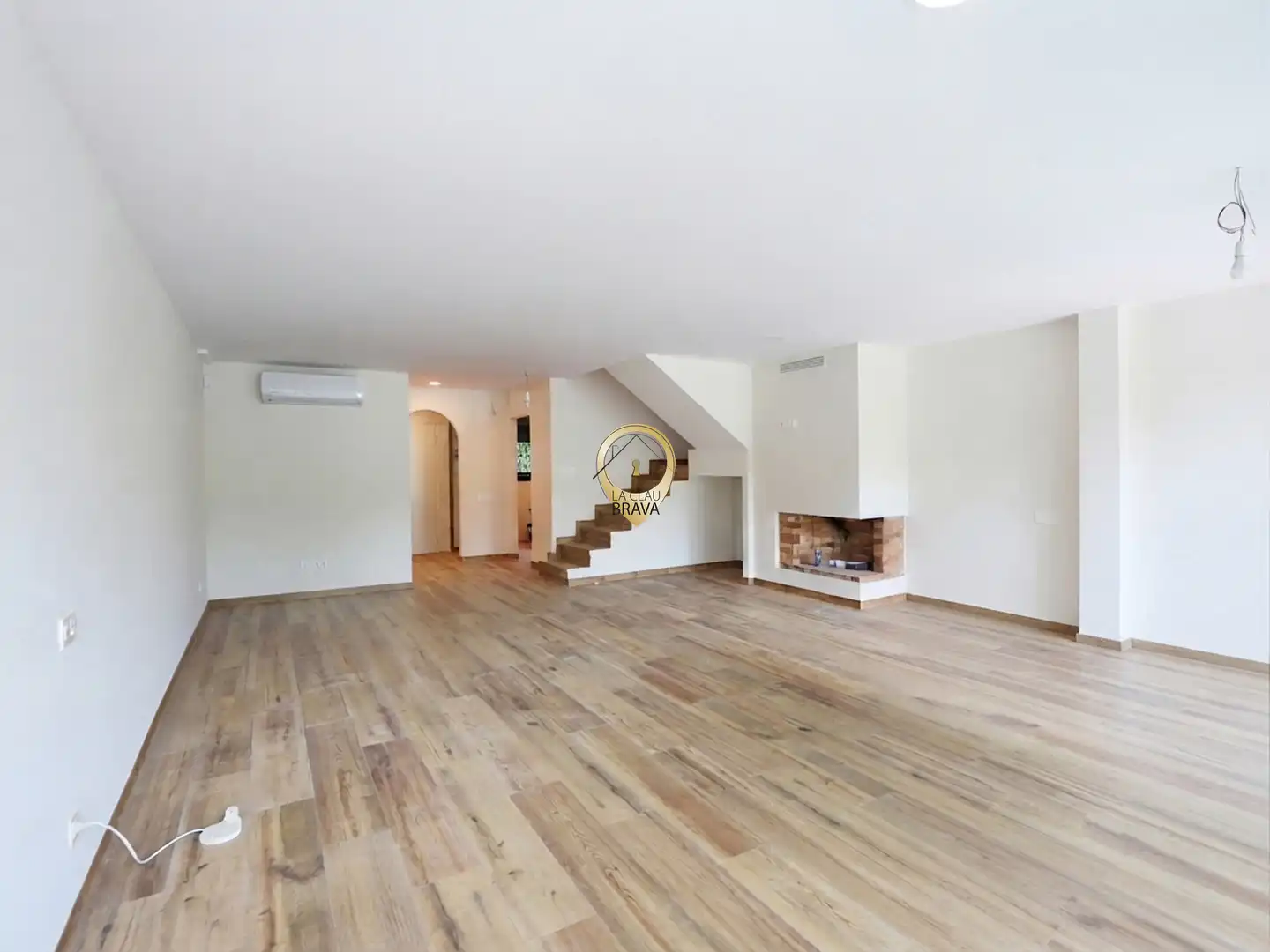 Maison mitoyenne avec terrasse à vendre à Carrer Hortènsia, imagen 2