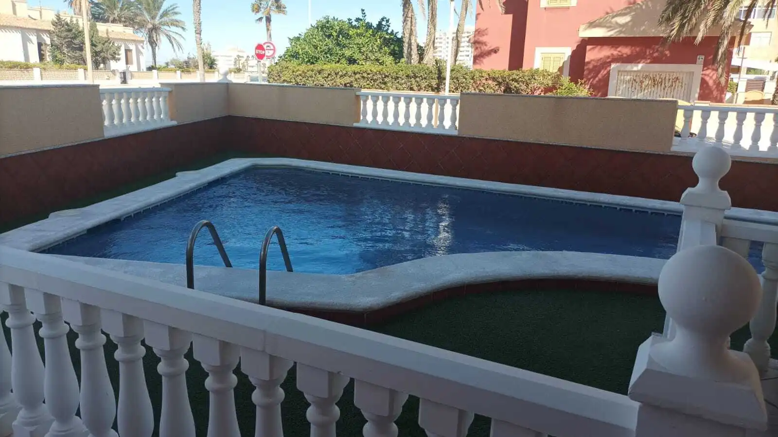 Piscina de Finca rústica en venda en La Manga del Mar Menor amb Aire condicionat, Calefacció i Terrassa