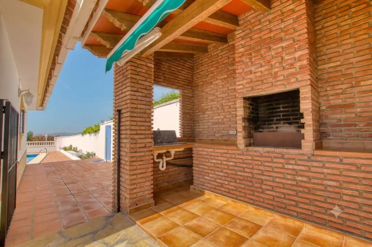 Terrassa de Finca rústica en venda en Periana amb Jardí privat, Terrassa i Piscina