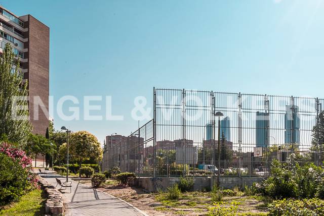 Apartamento en Venta en Valdeacederas