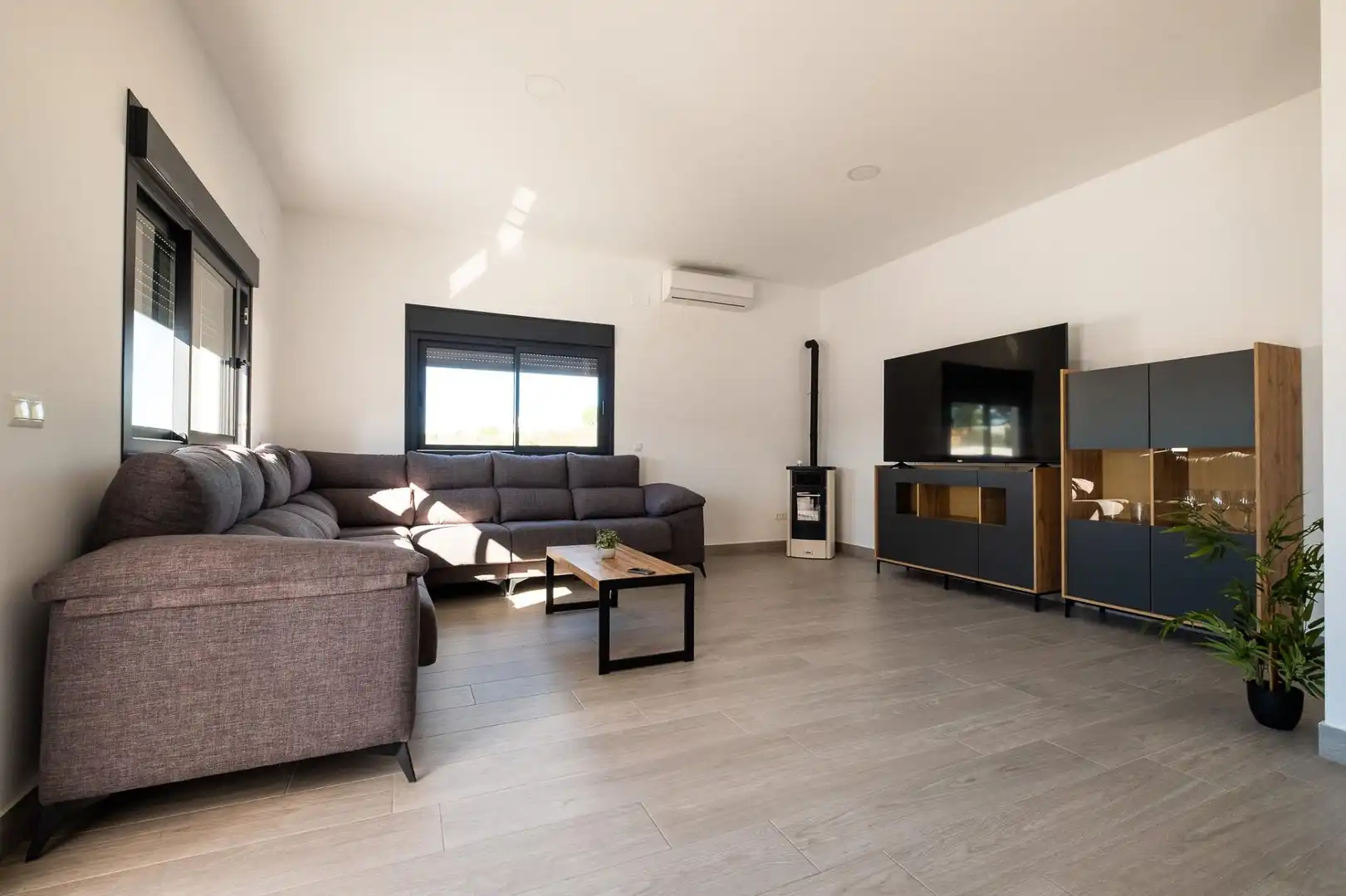 Living room of Houses for sale in Ayamonte  with Air Conditioner, Private garden and Storage room