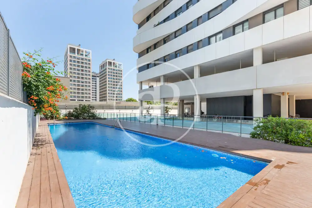 Schwimmbecken von Wohnung zum Verkauf in Valencia mit Klimaanlage, Heizung und Privatgarten