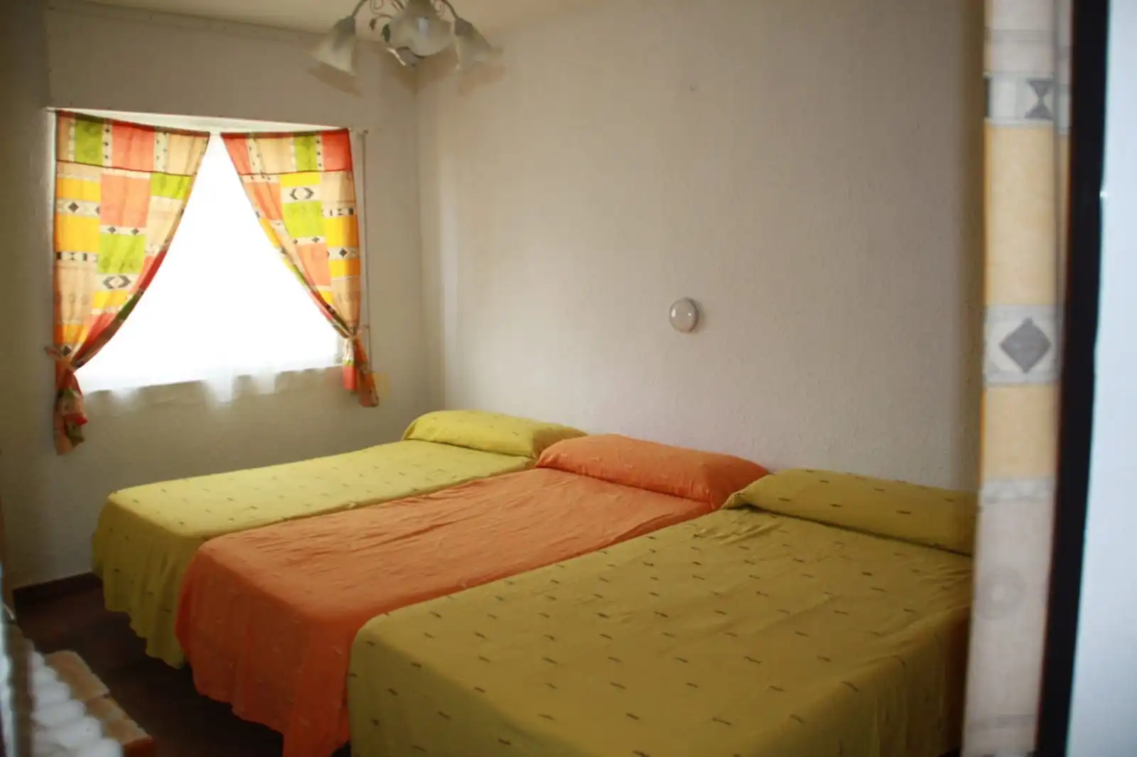 Dormitori de Casa o xalet en venda en Grijota amb Jardí privat, Terrassa i Piscina