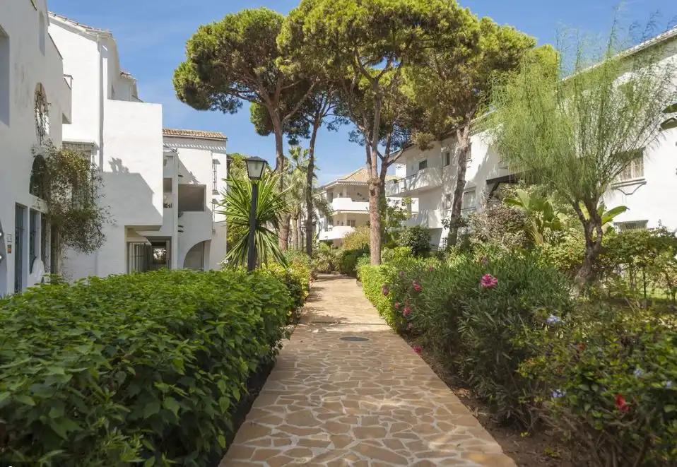 Vista exterior de Apartamento en venta en Estepona con Aire acondicionado, Calefacción y Terraza