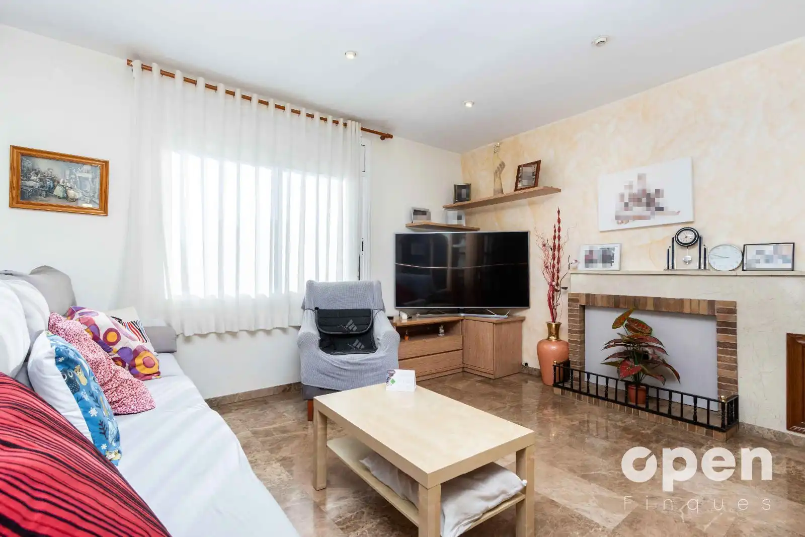 Sala de estar de Casa o chalet en venta en Terrassa con Aire acondicionado, Calefacción y Terraza
