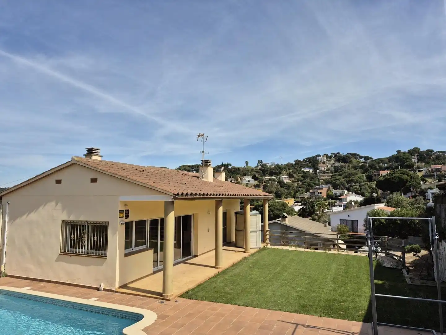 Vista exterior de Casa o xalet en venda en Tordera amb Aire condicionat, Calefacció i Terrassa