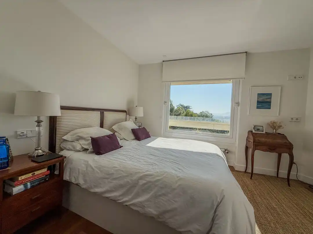 Schlafzimmer von Wohnung zur Miete in Donostia - San Sebastián  mit Heizung, Privatgarten und Terrasse