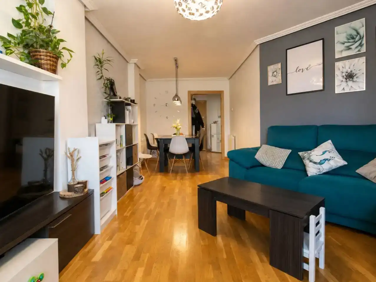 Sala d'estar de Pis en venda en  Madrid Capital amb Aire condicionat, Piscina i Balcó