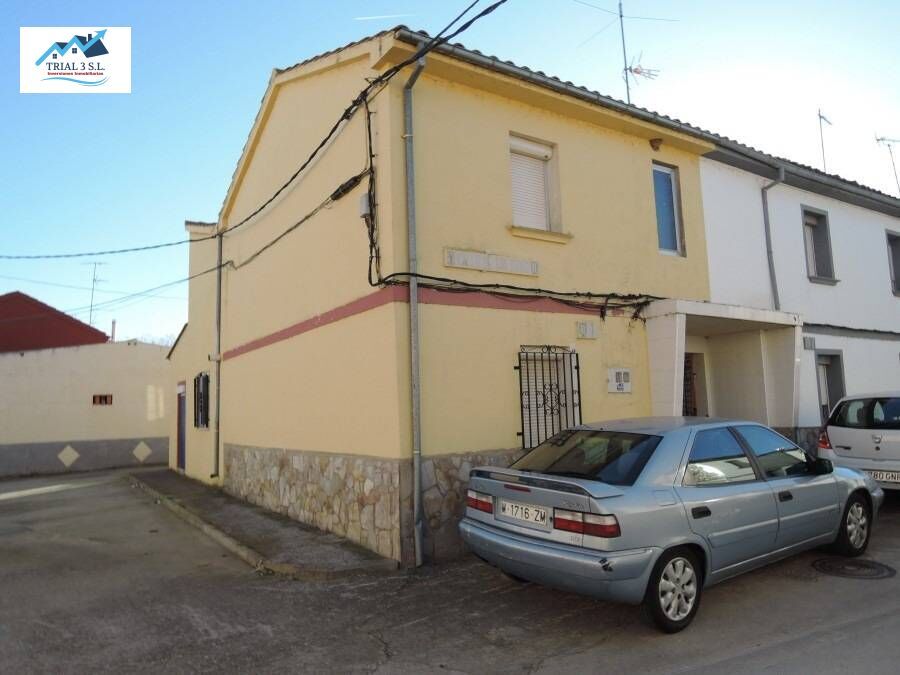 Vista exterior de Casa o chalet en venta en Santa Cristina de la Polvorosa