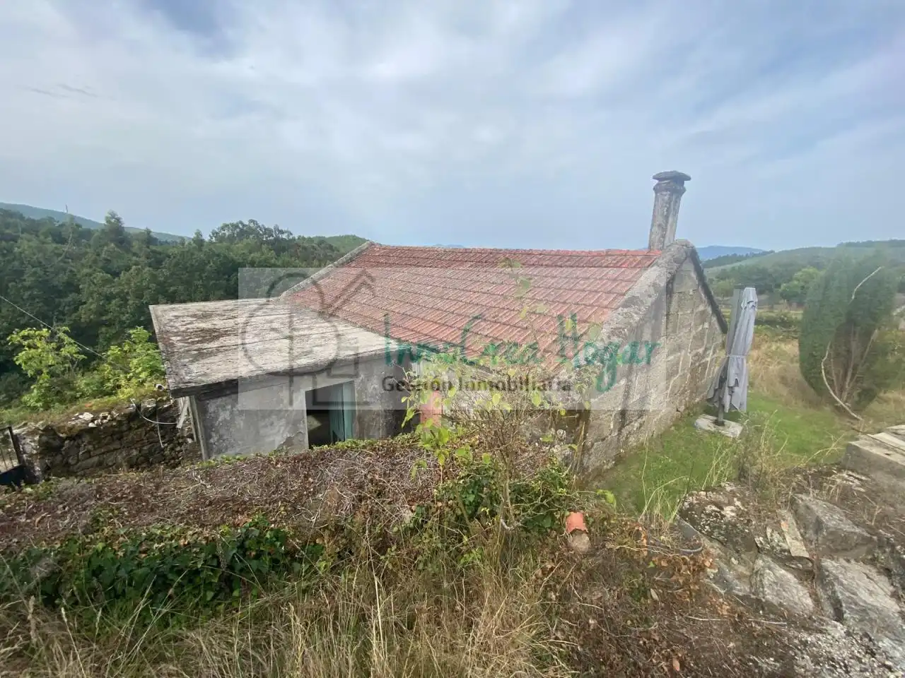Casa con jardín en venta en As Neves