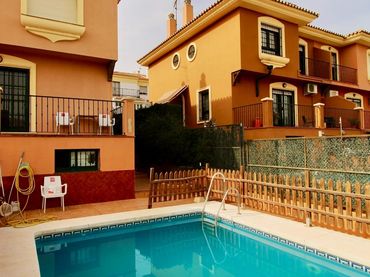 Casa amb piscina en venda a ruperto chapi
