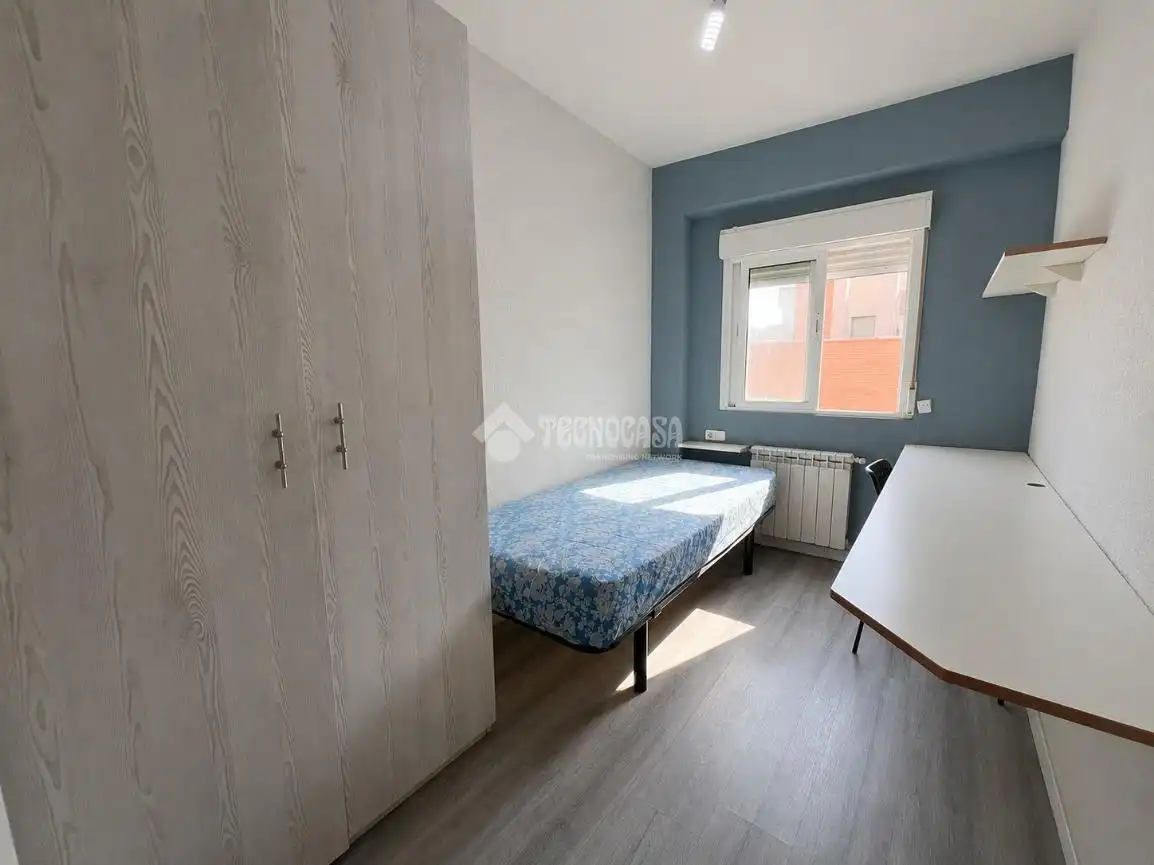 Habitación de Piso en venta en Zaragoza con Calefacción y Amueblado