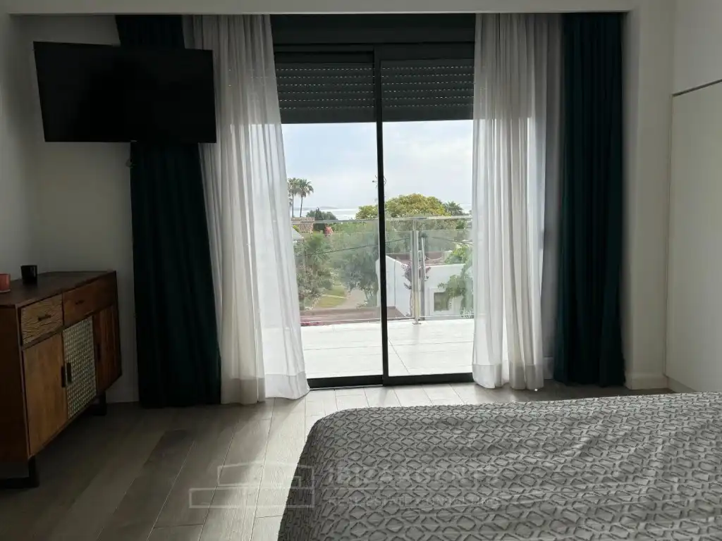 Habitación de Apartamento en venta en Santa Eulària des Riu con Aire acondicionado, Calefacción y Piscina