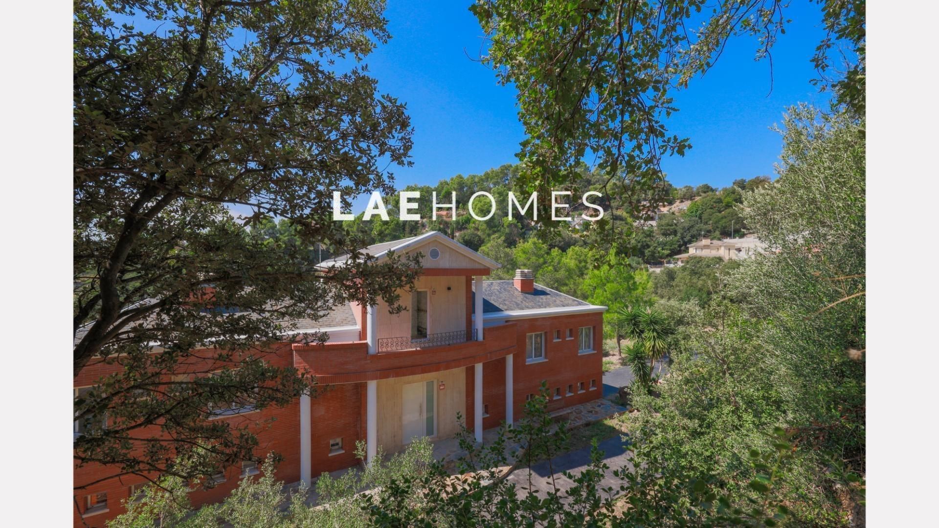Vista exterior de Casa o chalet de alquiler en Corbera de Llobregat con Aire acondicionado, Jardín privado y Terraza