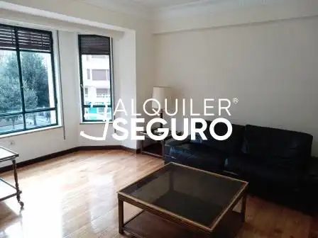 Sala de estar de Piso de alquiler en Vitoria - Gasteiz con Calefacción
