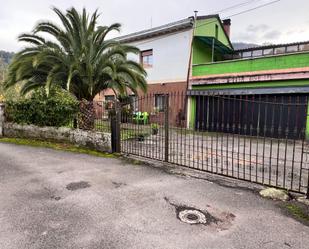 Vista exterior de Casa o xalet en venda en Langreo amb Calefacció, Jardí privat i Terrassa