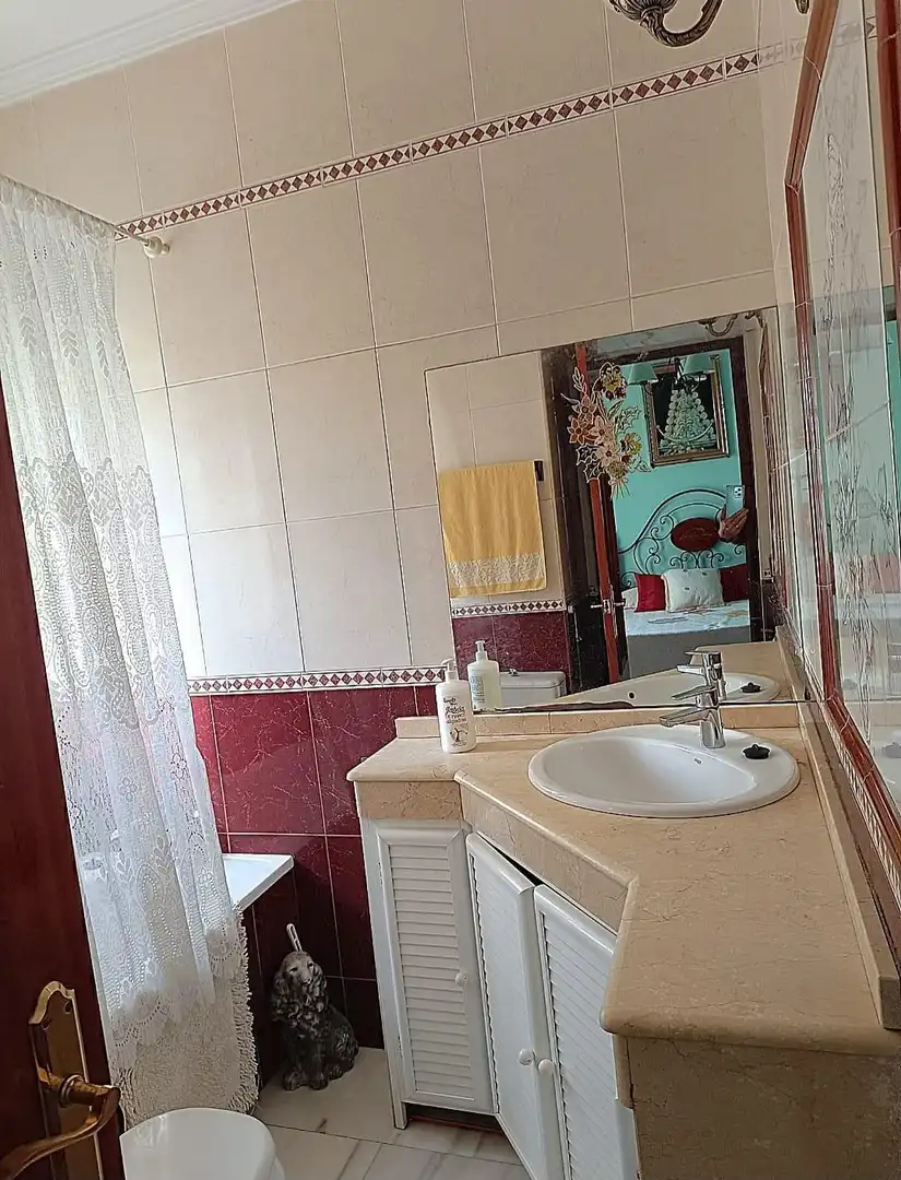 Bathroom of Houses for sale in Chiclana de la Frontera  with Air Conditioner and Storage room