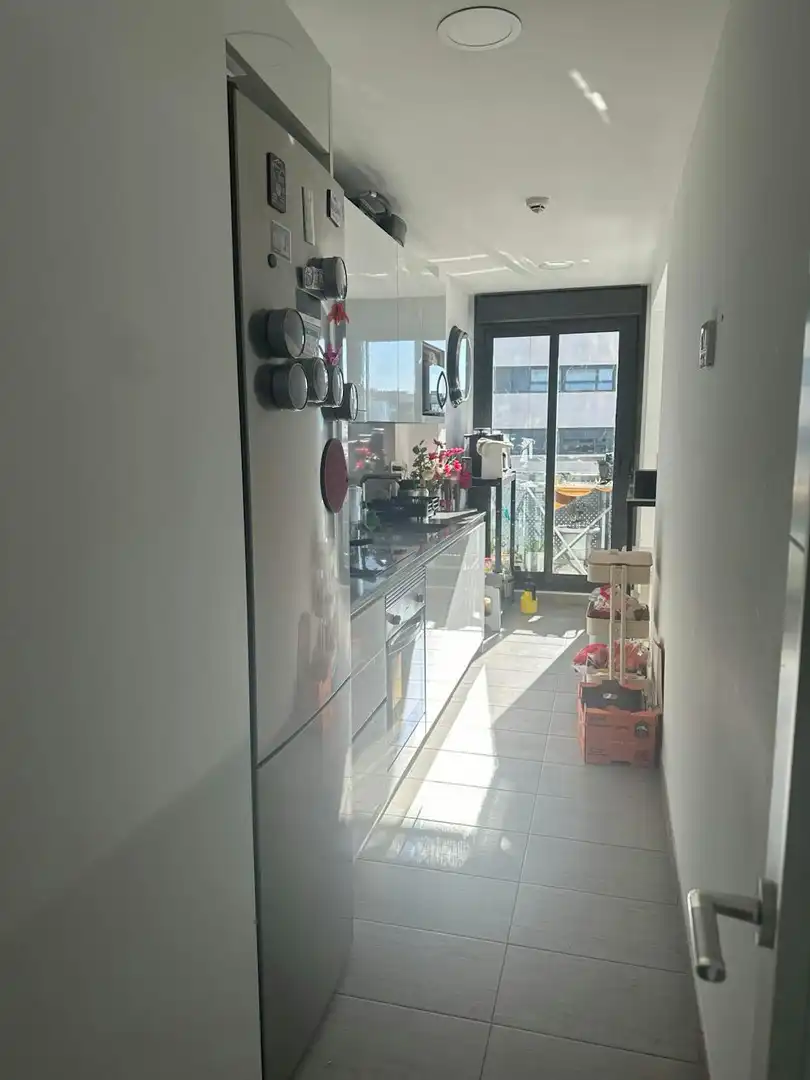 Cuina de Pis per a compartir en L'Hospitalet de Llobregat amb Aire condicionat, Calefacció i Moblat