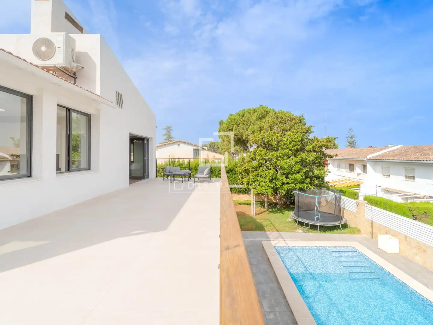 Vista exterior de Casa o chalet en venta en L'Eliana con Aire acondicionado, Calefacción y Jardín privado