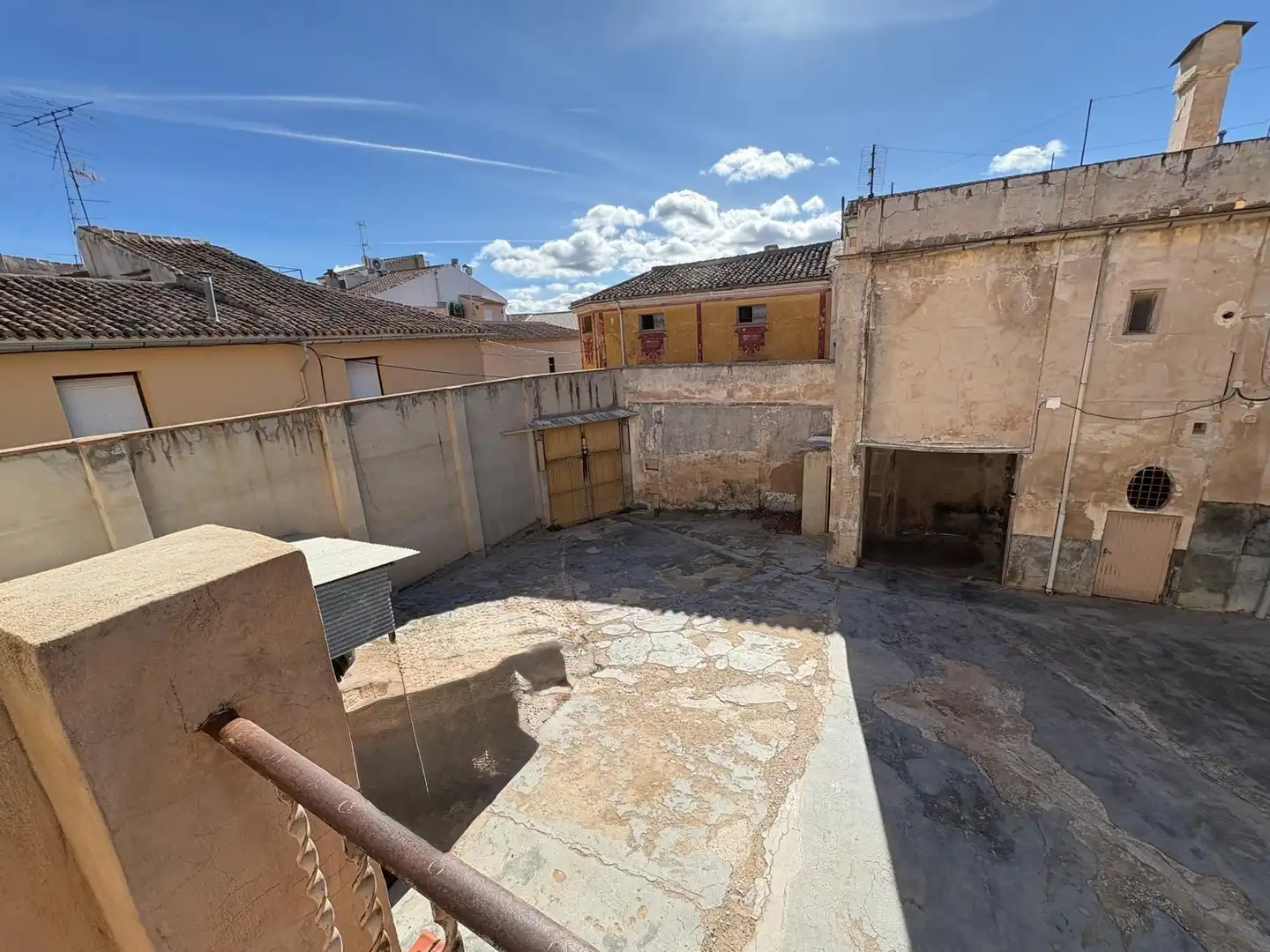 Vista exterior de Finca rústica en venda en Jumilla amb Terrassa, Traster i Balcó