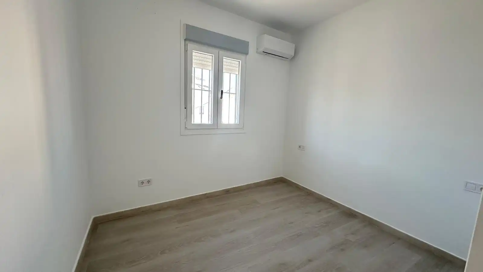Habitación de Piso de alquiler en Valencina de la Concepción con Aire acondicionado, Calefacción y Terraza