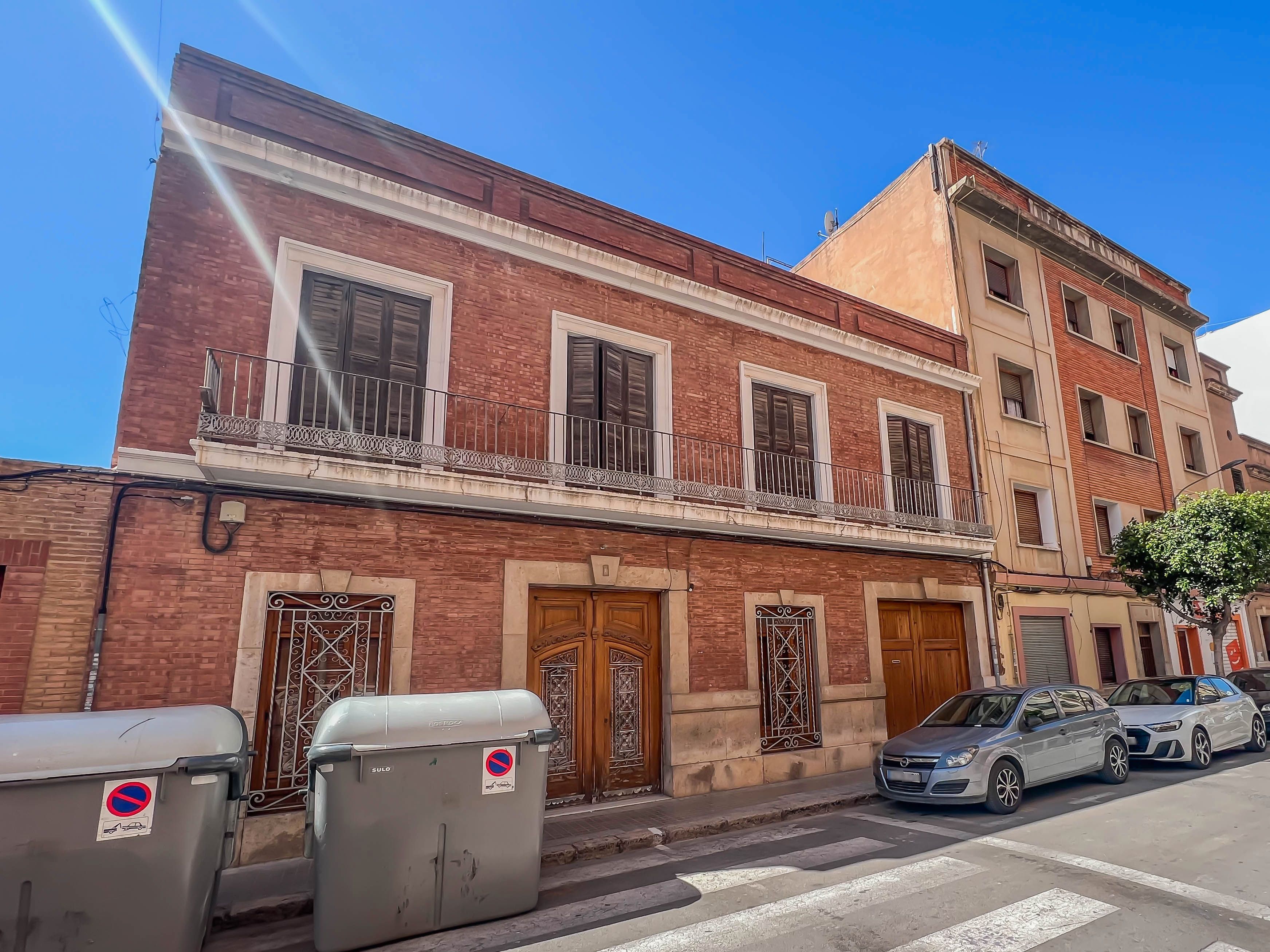 Vista exterior de Casa o xalet en venda en Moncada amb Terrassa i Traster