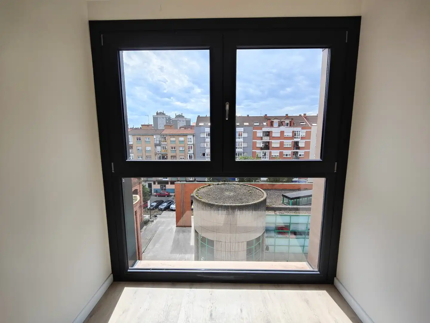 Habitación de Ático en venta en Gijón  con Calefacción, Parquet y Terraza