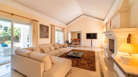 Foto 2 de Casa o xalet en venda a Lugar Urbanizacion Cascada de Camojan, 5d, Sierra Blanca, Málaga