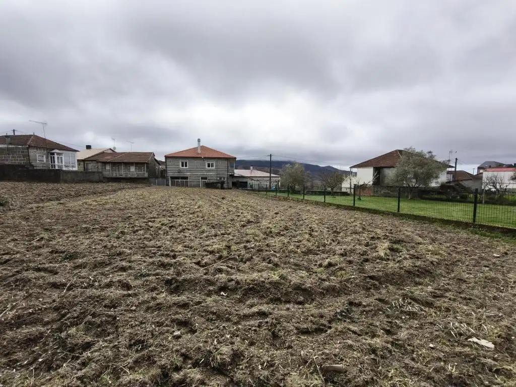 Einfamilien-Reihenhaus zum Verkauf in Vilardevós mit Heizung, Privatgarten und Terrasse