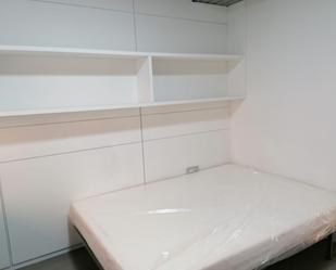 Bedroom of Flat to share in  Valencia Capital  with Air Conditioner, Heating and Furnished
