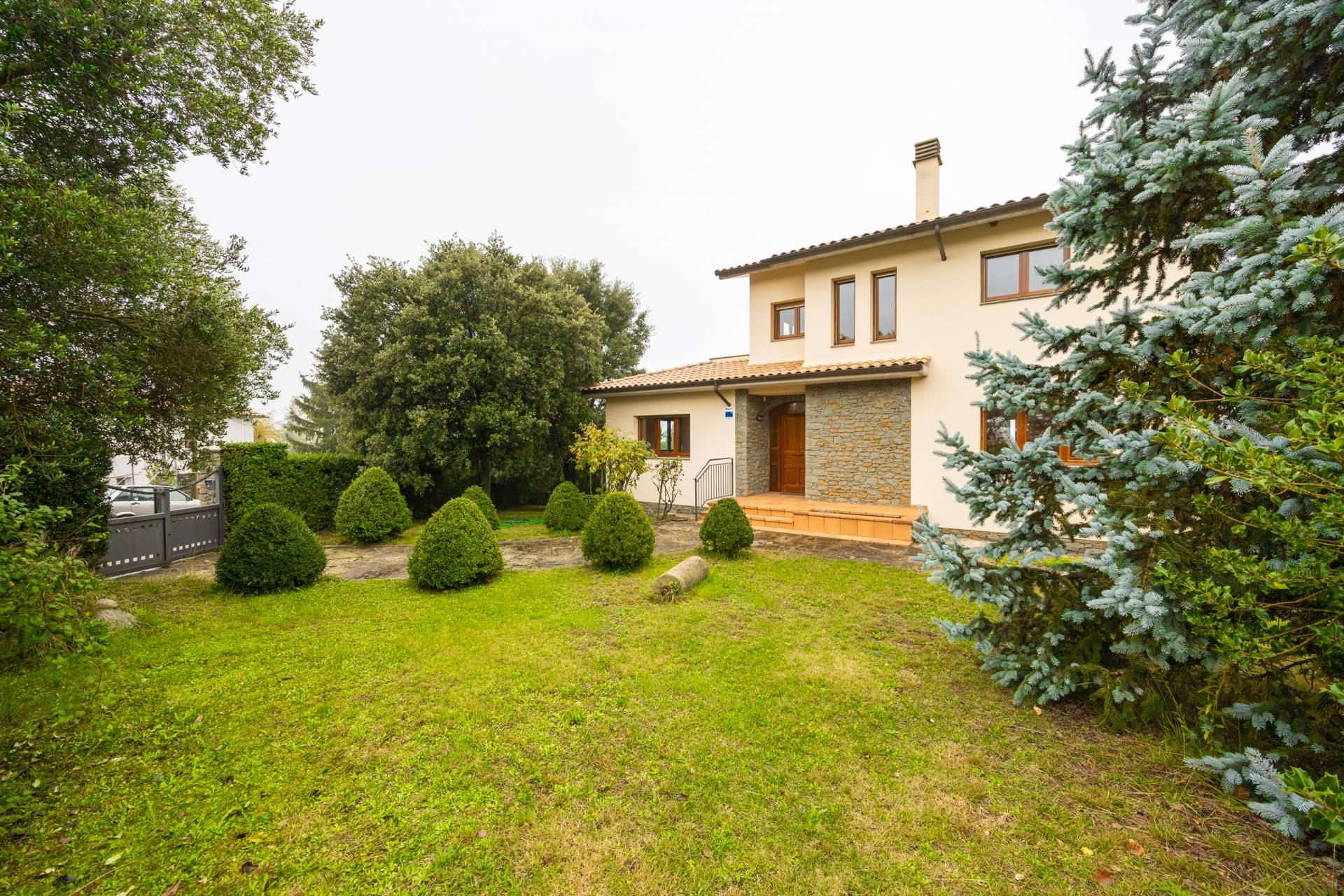 Exterior view of House or chalet for sale in L'Esquirol  with Heating, Private garden and Terrace