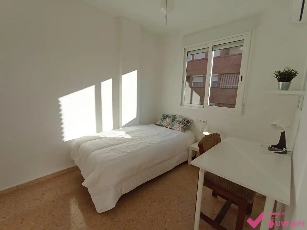 Habitación de Piso de alquiler en Burjassot con Aire acondicionado, Terraza y Amueblado