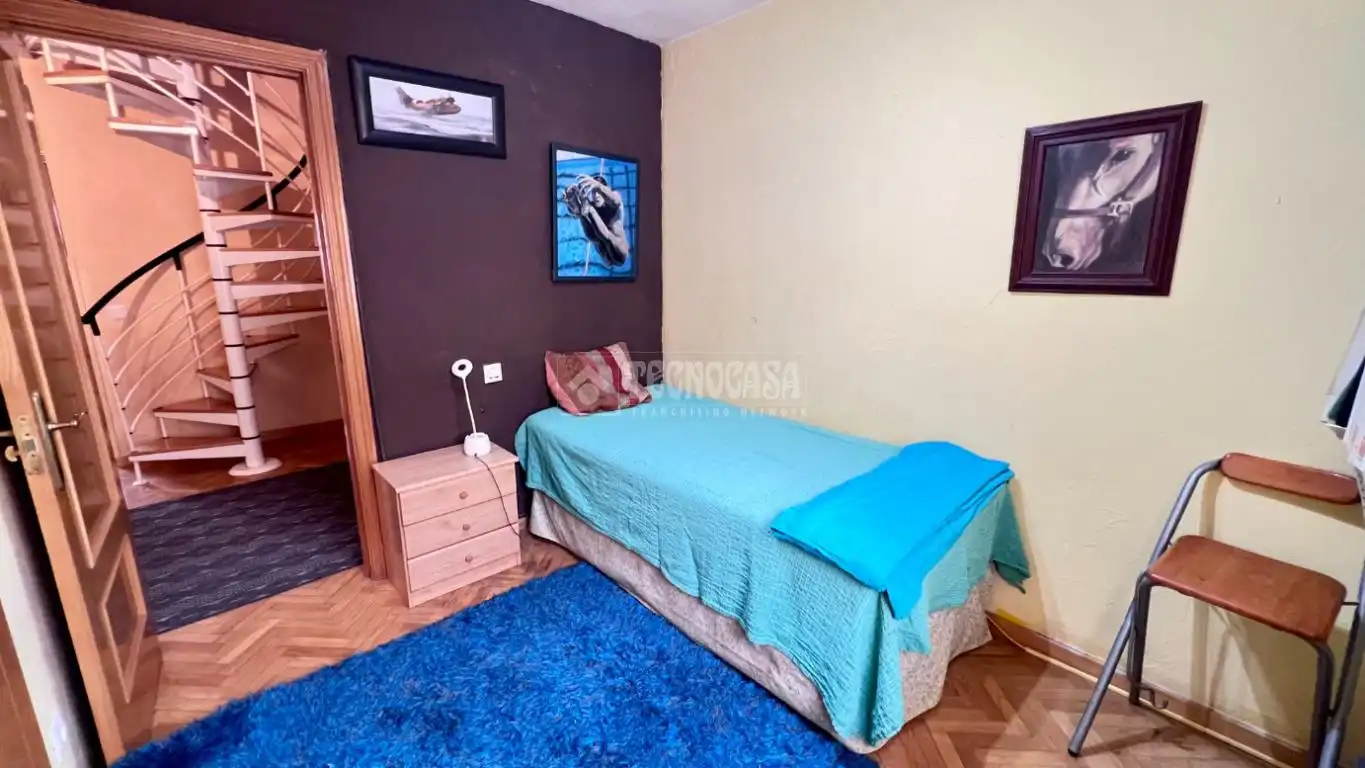 Schlafzimmer von Einfamilien-Reihenhaus zum Verkauf in Alcalá de Henares mit Terrasse