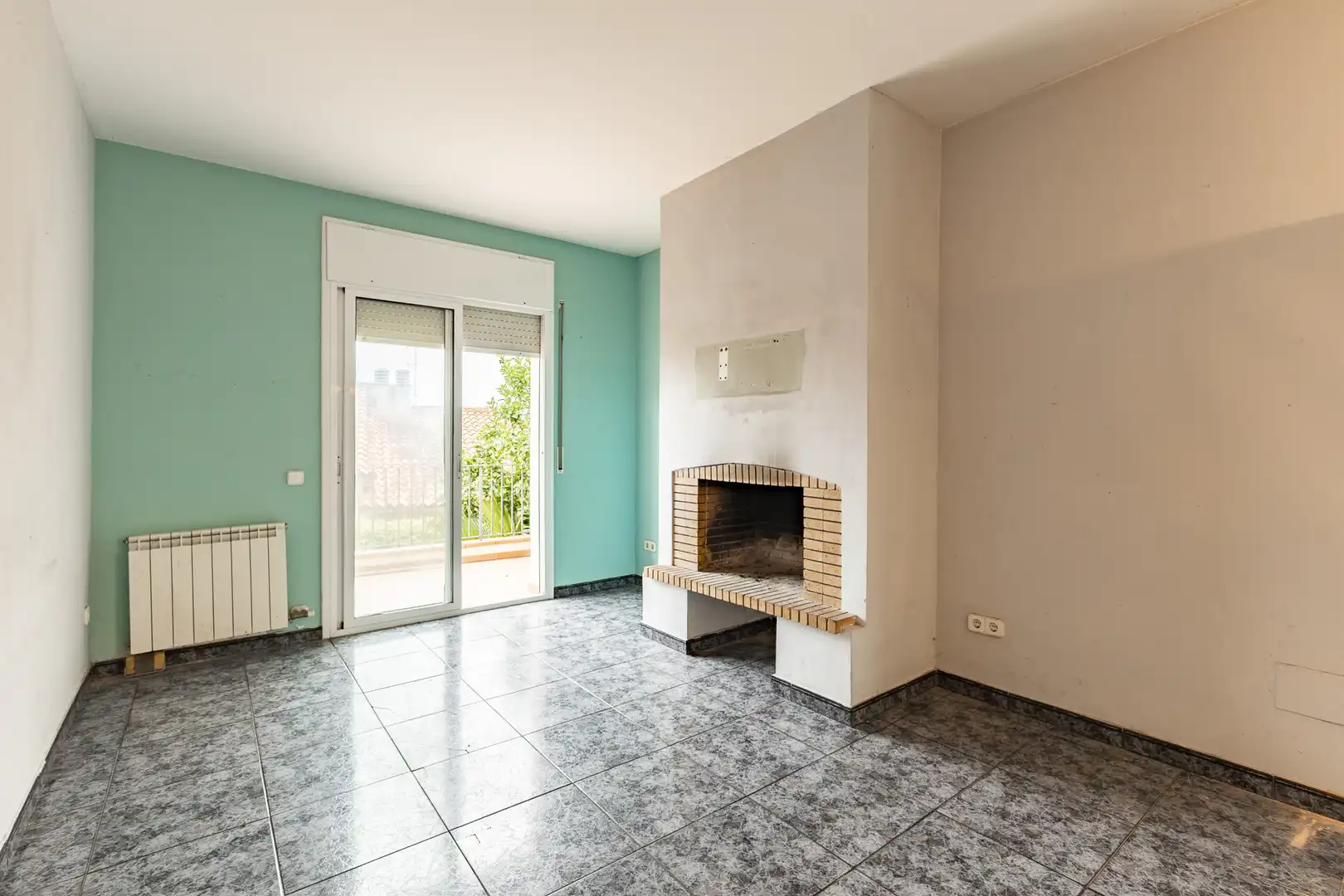 Terraced house with terrace for sale in Nucli Urbà, imagen 4