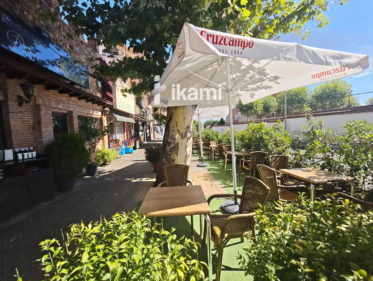 Local en venda en Madrid amb Terrassa, Moblat i Internet