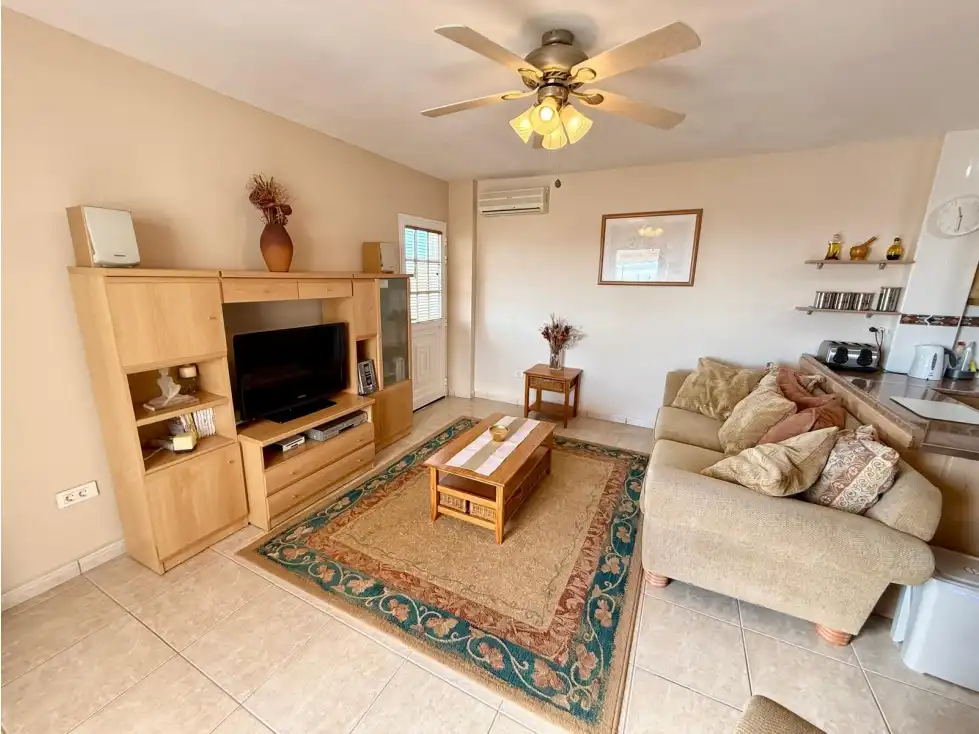 Sala de estar de Casa o chalet en venta en Arona con Terraza, Piscina y Amueblado
