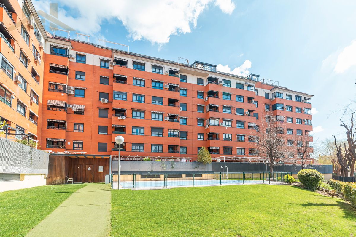 Exterior view of Flat for sale in Valdemoro  with Air Conditioner, Heating and Parquet flooring