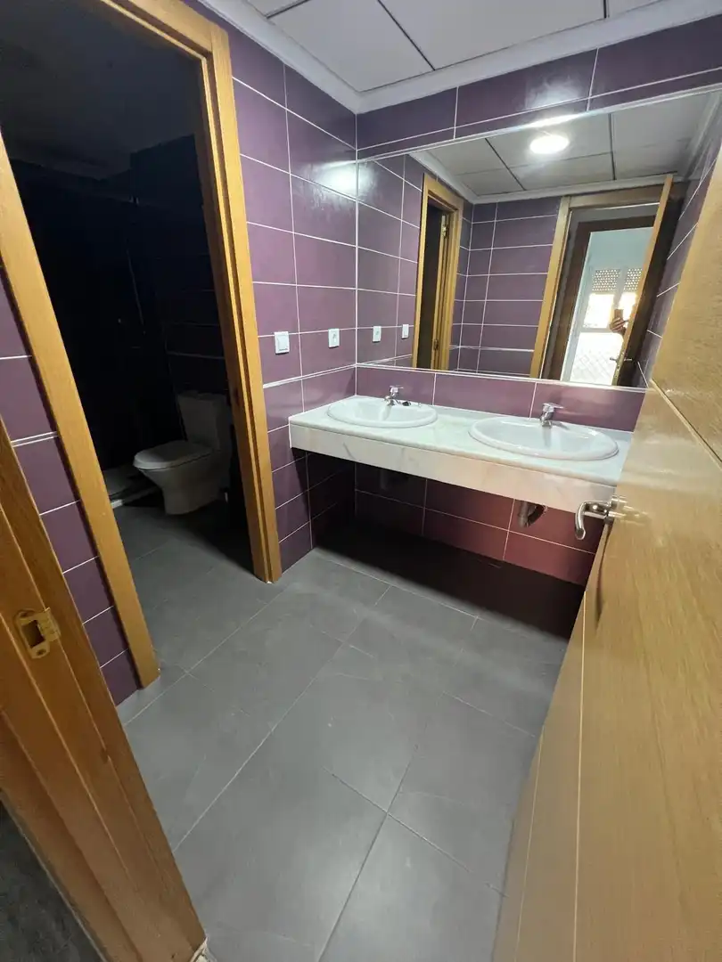 Baño de Piso de alquiler en Sevilla con Aire acondicionado, Amueblado y Piscina comunitaria