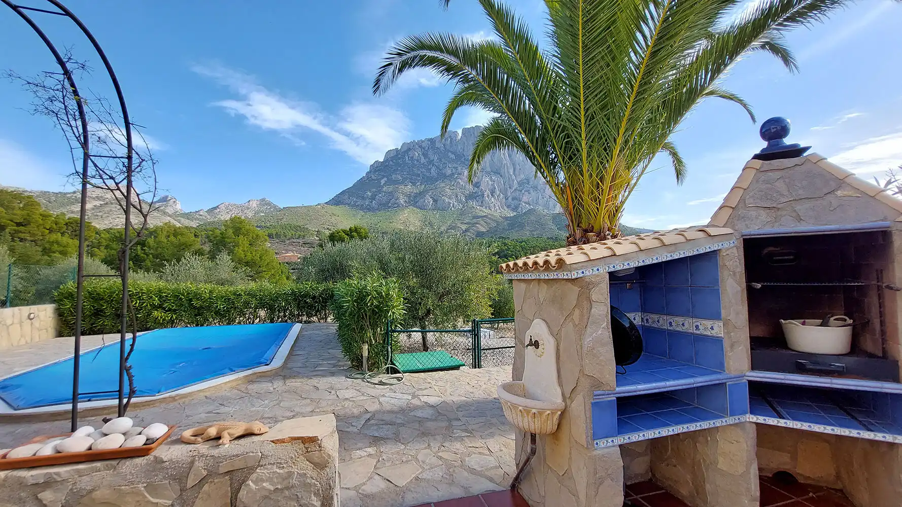 Vista exterior de Casa o xalet en venda en Finestrat amb Aire condicionat, Calefacció i Jardí privat