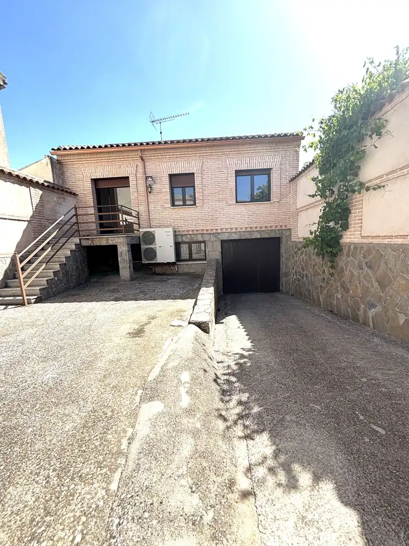 Aparcament de Casa o xalet en venda en Polán amb Aire condicionat, Calefacció i Jardí privat