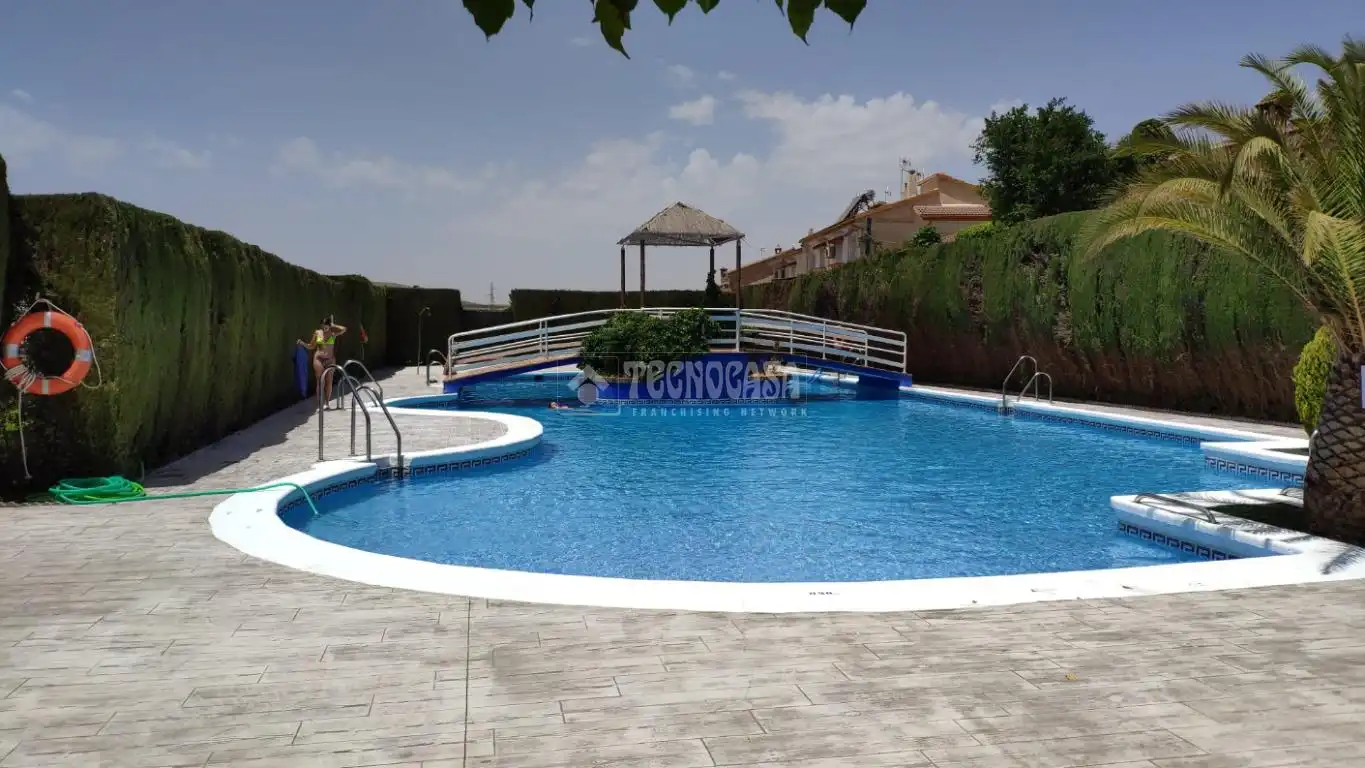 Piscina de Casa adosada en venta en Padul con Terraza y Piscina comunitaria