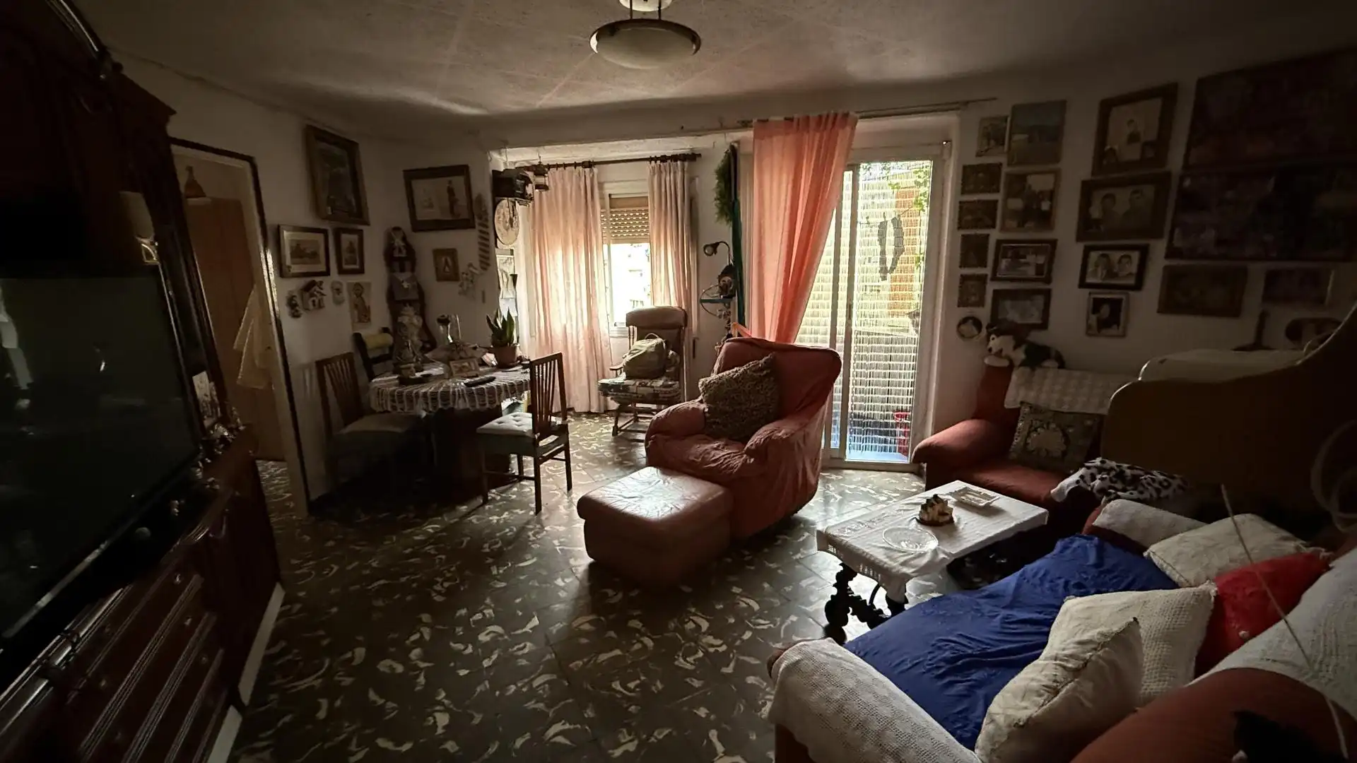 Sala d'estar de Edifici en venda en Esplugues de Llobregat