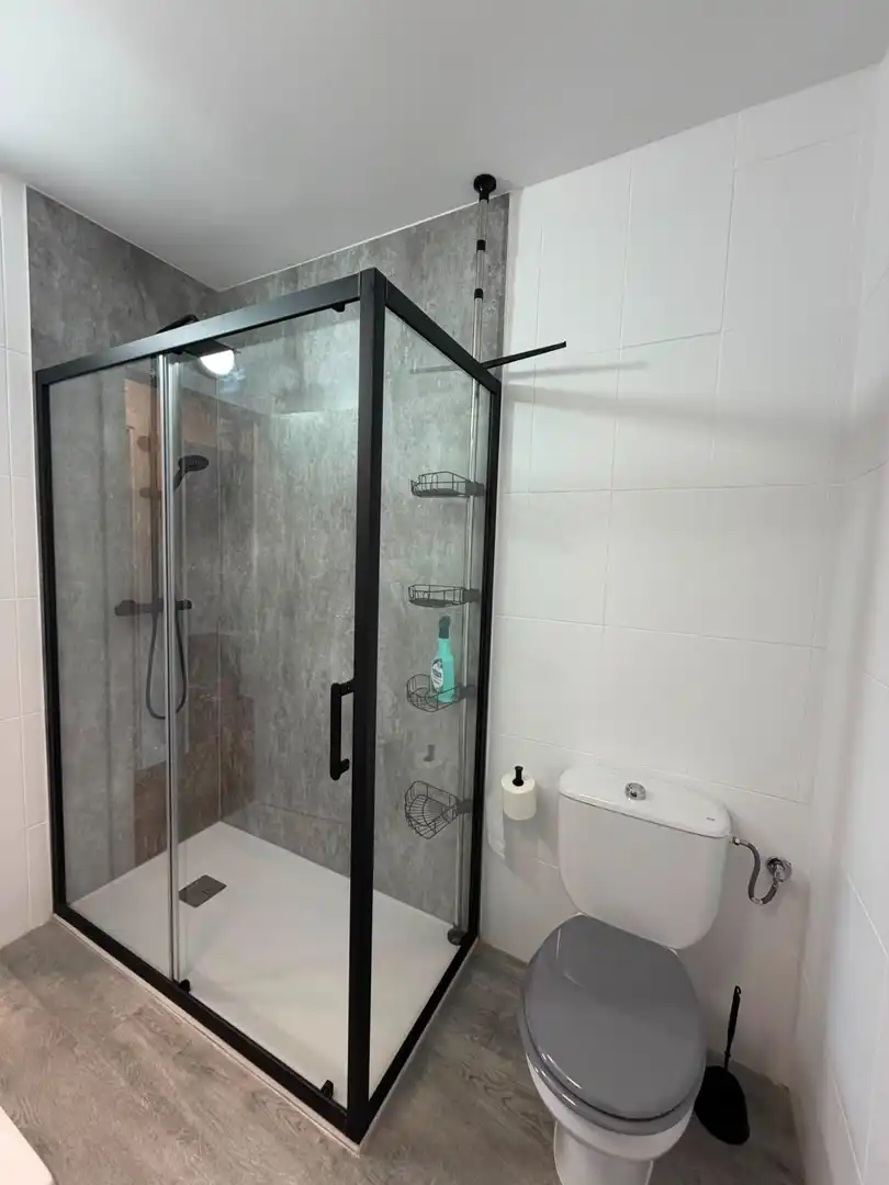 Baño de Piso de alquiler en Madrid con Calefacción, Parquet y Terraza