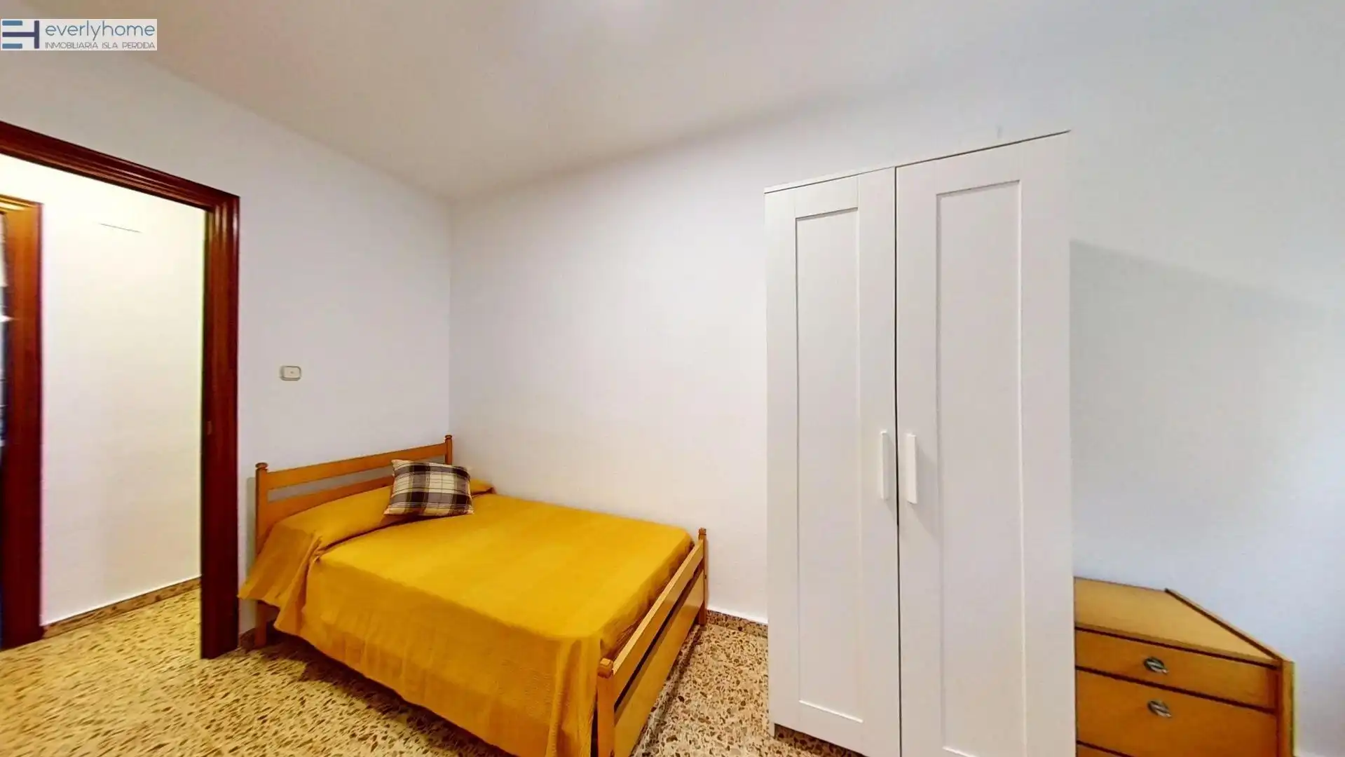 Bedroom of Flat for sale in Valencia  with Furnished and Balcony