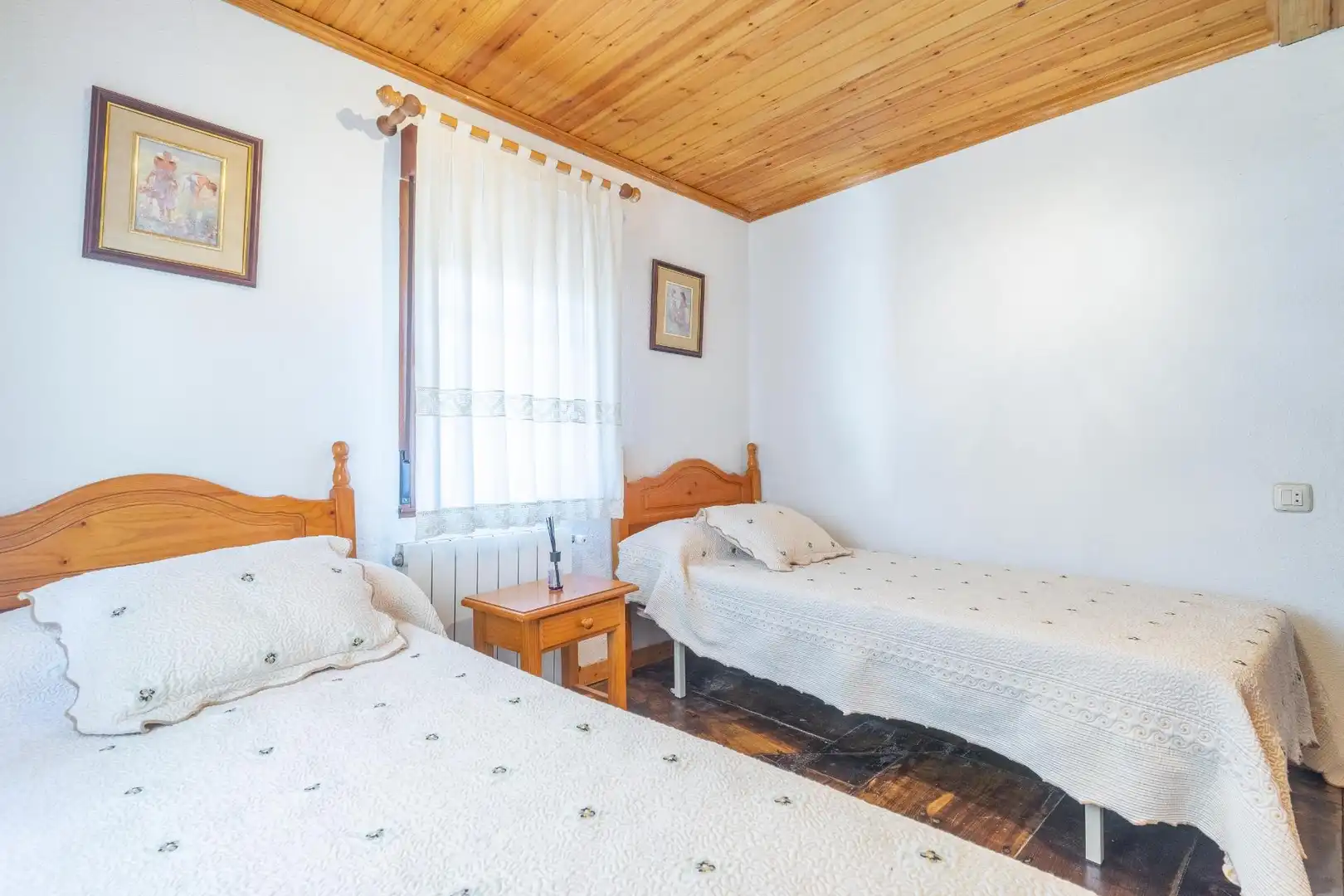 Dormitori de Casa o xalet en venda en Ribera de Arriba amb Calefacció, Jardí privat i Terrassa