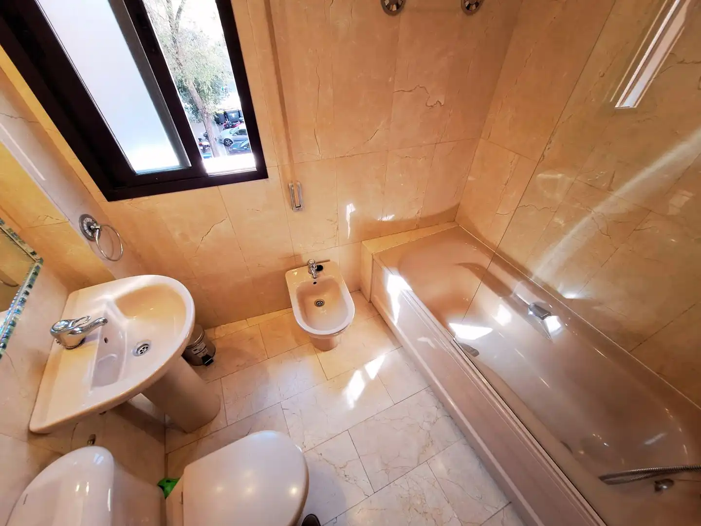Baño de Piso de alquiler en Madrid con Aire acondicionado, Calefacción y Parquet