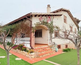 Vista exterior de Casa o xalet en venda en El Vendrell amb Aire condicionat, Calefacció i Jardí privat