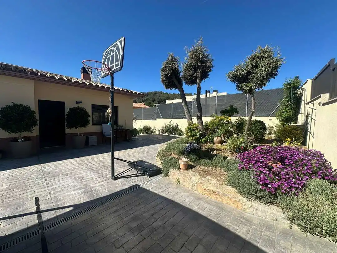 Jardín de Casa o chalet en venta en Collbató con Aire acondicionado, Calefacción y Jardín privado