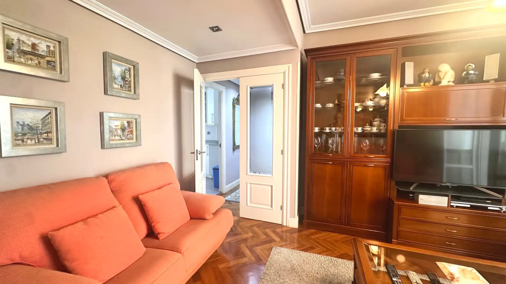 Sala d'estar de Pis en venda en Bilbao  amb Calefacció, Parquet i Terrassa
